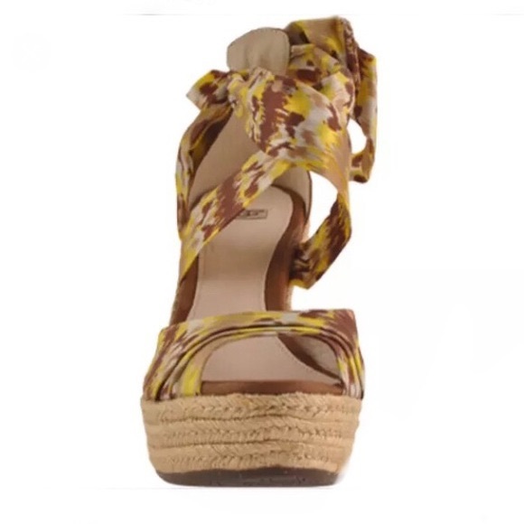 SOLD❌ UGG Australia Wedge Sandal/heels - Picture 5 of 9